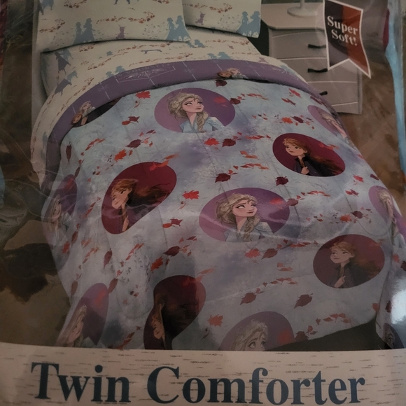 Frozen bundle NWT